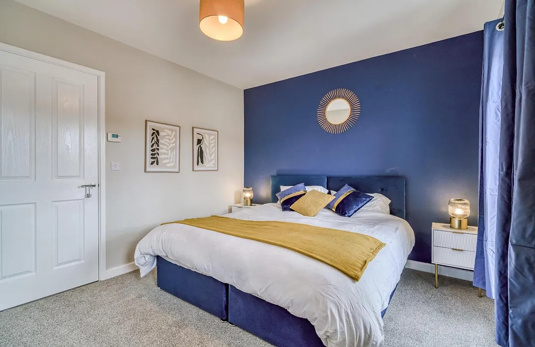 Stylish 2-Bedroom Home In Salford - 5 Guests-1